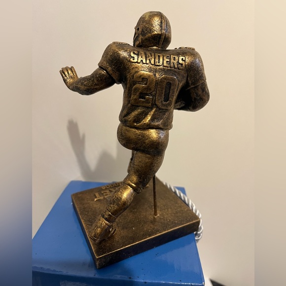 Barry Sanders Replica Statue NFL Football SGA 1-7-24 Detroit Lions - Picture 11 of 15